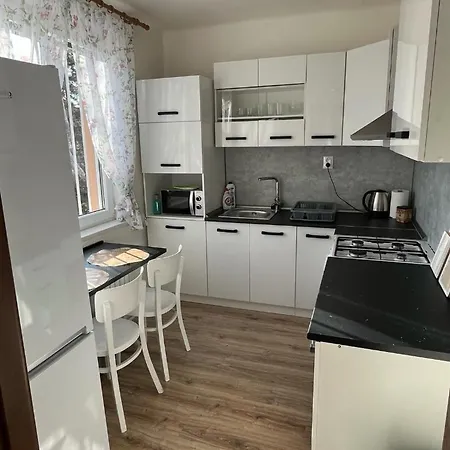 Your 2 With Parking Apartmán